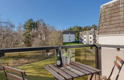 45 Guthrie Court, Fantastic top floor apartment next to Gleneagles - Photo 2