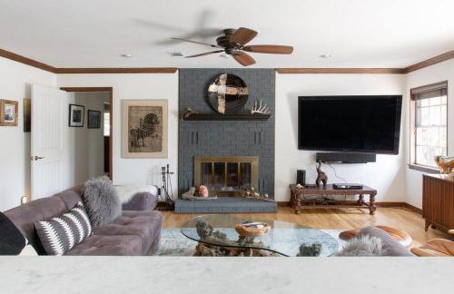 Four Bedroom Ranch Retreat with a Stunning Pool - Foto 40