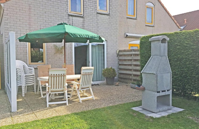 Bungalow in Breskens Near the Beach - Photo 26