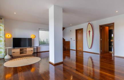 Estoril Oceanview Villa - Photo 8