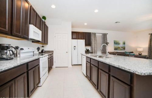 Spacious Family Villa w/ Pool & Themed Bedrooms - Foto 19