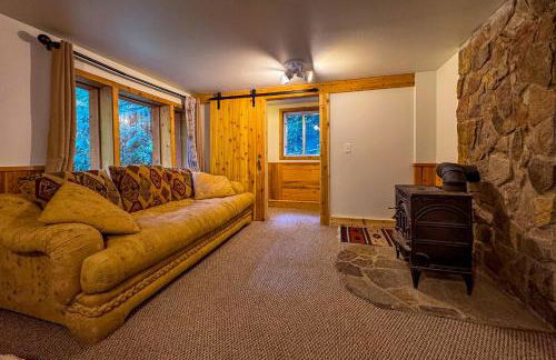 Private Forest Lodge Near Silverwood Theme Park - Sleeps 10 - Foto 32