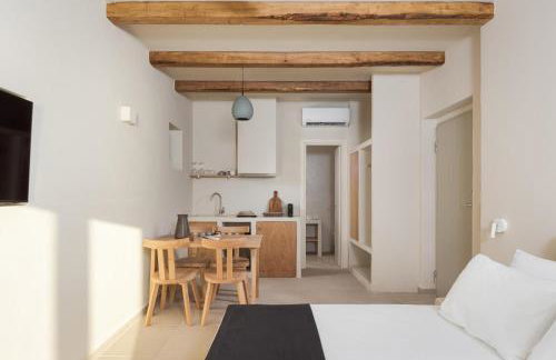 Yerma Suites Limeni - Photo 10