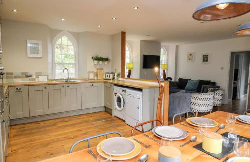 Upper Vestry - Photo 10