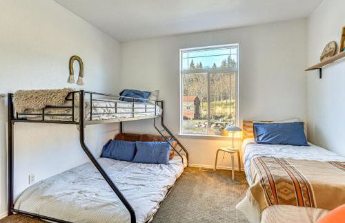 Nature Art Retreat on Breckenridge Creek with Pond! - Foto 27