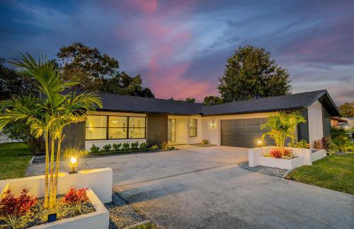 Cozy Clearwater Getaway Beach, Spa, and Luxury - Photo 4