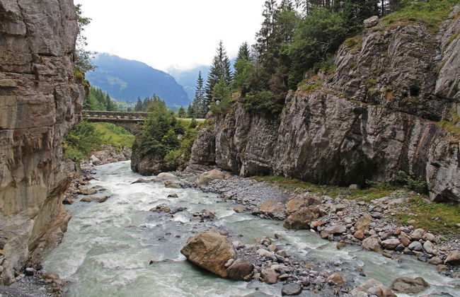 Saut à l'élastique dans le canyon du Glacier - Photo 3