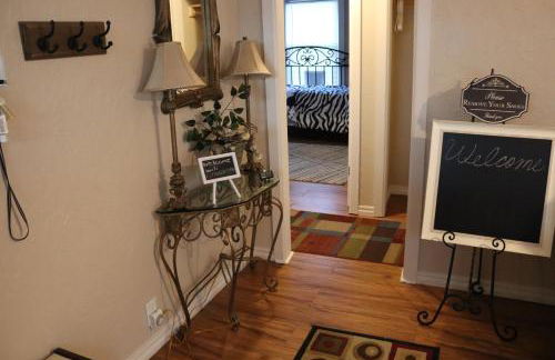 Charming 2 bedroom Retreat minutes from Downtown - Foto 8