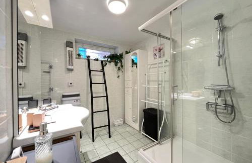 Agréable T2 à La Bourboule, Terrasse Sud, WiFi, Parking - FR-1-608-298 - Foto 13