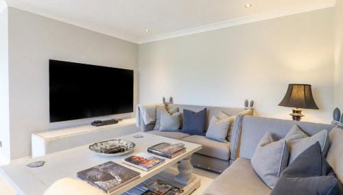 Closefield - Photo 3