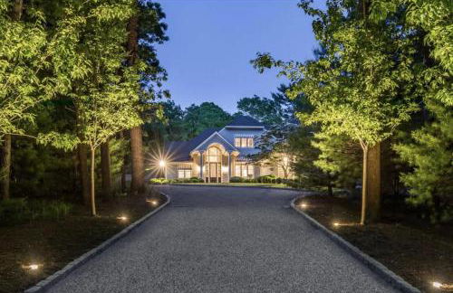 Bull Path Manor by Rove Travel - Luxe Home with Pool & Hot Tub - Foto 30