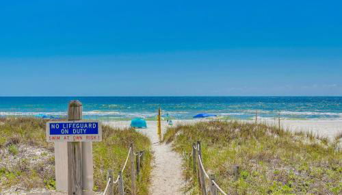 Steps to Sand, Pool Access Cozy Panama City Condo - Foto 3