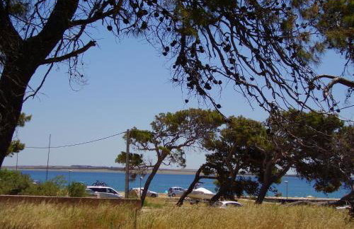 Water view brand new Apartment, short stroll to beach, peaceful! - Foto 17