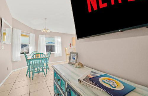 Sunset Serenity - 3BR Beach Townhome with outdoor patio - NEW HOT TUB, Steps to Ocean Fun! - Foto 6