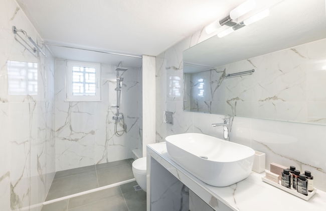 Homey 2BR Apartment in Cholargos - Photo 16