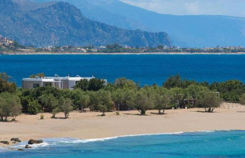 Cedar Bay Beachside Villas - Photo 18