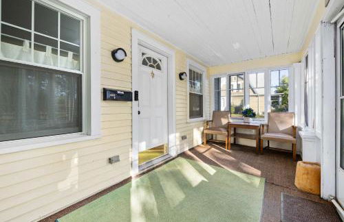 Historic 2 Bdr across from Lakeside Park - Foto 13