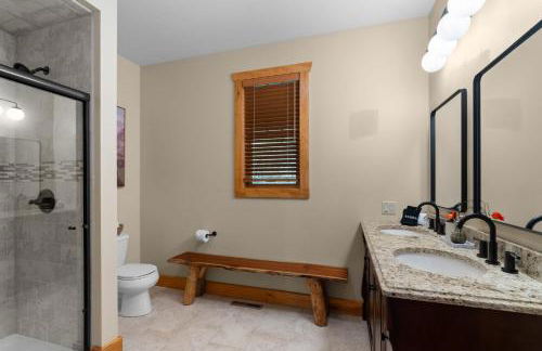 Luxury Chalet, Firepit, Sauna, Pet Friendly, 5 mins to Windham Mtn resort - Foto 76