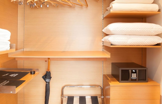 93 Luxury Suites & Residences - Photo 5