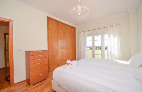 Spacious 4-Bedroom Villa with Private Heated Pool in Quinta da Beloura Sintra Ideal for Families & Long Stays - Foto 37