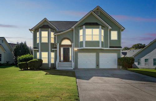 Modern 6BR Haven with Playroom, Gym & Deck! home - Photo 2