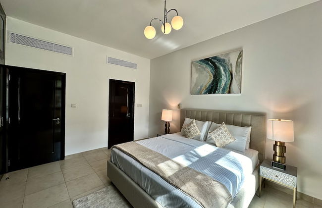 Lux BnB Travo Tower I Private Garden I Lake View - Photo 4