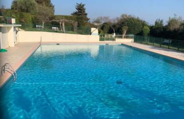 Stunning views large balcony apartment with pool - Foto 22