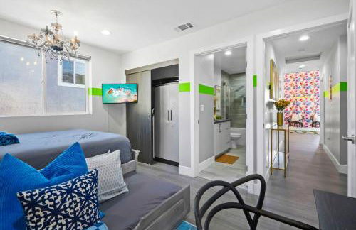 C- Vibrant and Glam NoHo Pad near U-Studios and H-Sign - Foto 27