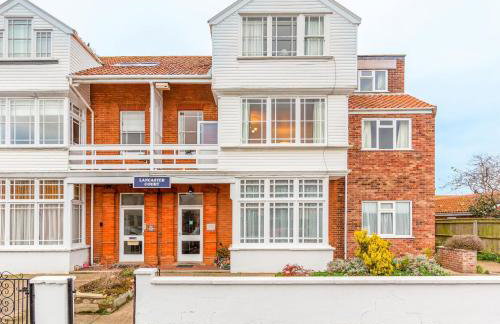 Sully's Cove, stylish apartment near Southwold Pier - Foto 23