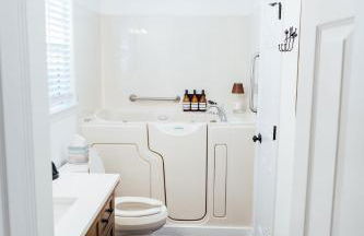 Dahlonega Escape, Wineries, Game Room, Hiking - Photo 12