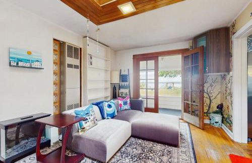 Whimsical Getaway - Photo 16