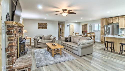 Family Cabin with Game Room! 32 Mi to Sunrise Resort - Foto 4