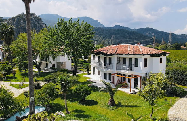 Club Mel Holiday Resort - Photo 1