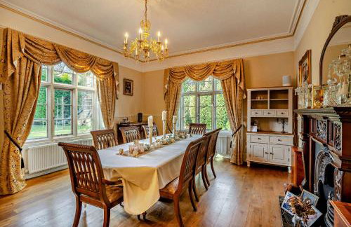 Luxury Detached House in Large Private Grounds, with Outdoor Jacuzzi and Sauna - Foto 9