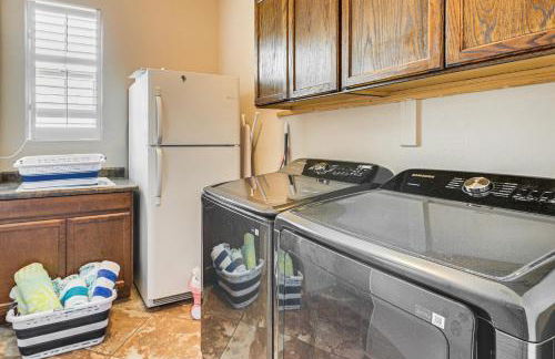 Backyard Oasis with Fire Pit Laveen Village Retreat - Foto 22