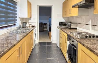 1 Bed Apartment - Central location - Sleeps 4 - Garden - Amaya Two - Free Gym Access - Foto 1