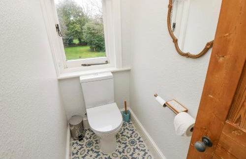 Framingham - Photo 24