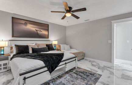 Lake, Pool, HotTub, Game Room, 8 Beds, Sleeps 17 - Foto 29