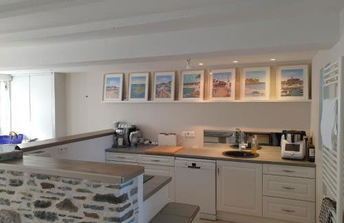 Maison de ville située à 8 kms du Mont St Michel - Foto 2