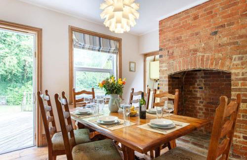 Executive Victorian House - Photo 24