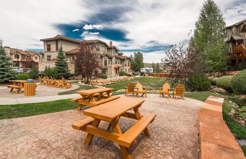 Bear Hollow Village by All Seasons Resort Lodging - Foto 22