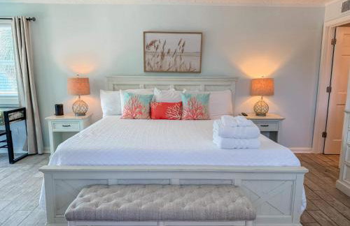 Spacious house- Deep Water Dock Pool Golf Cart Rental available - Foto 34