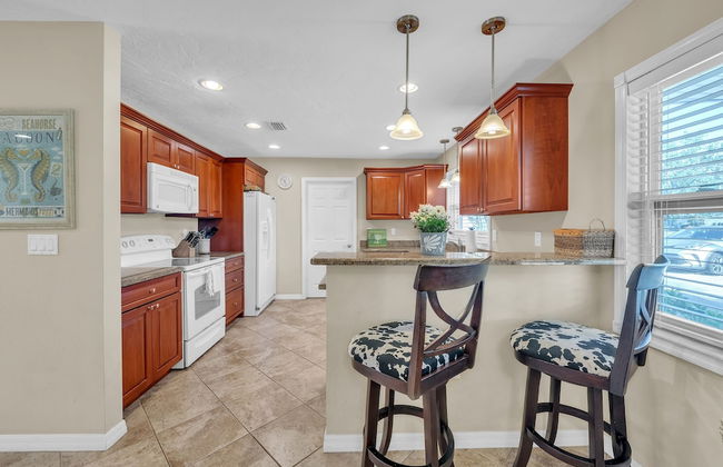 Comfy Home W/ Heated Pool Near Siesta Key Beach 2 Bedroom Home - Foto 7