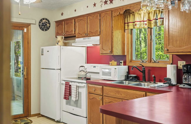 Shady Pines by Avantstay Enclosed Porch, Game Rooms, & Lake/beach Access! - Foto 10