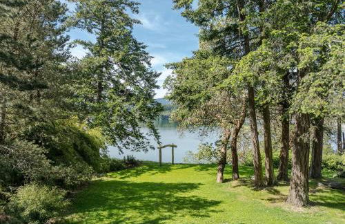 Luxe Beachfront, Hot Tub, Kayaking, Walk to Town - Foto 45