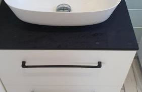 Large private home with small lake and garden - Photo 8