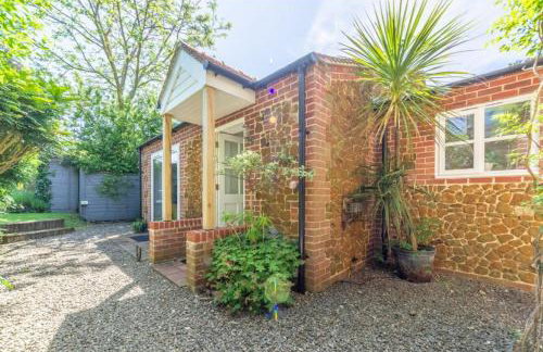 Sybil Cottage 4 - Photo 2