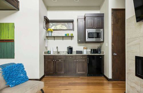 Charming Lake Getaway with Loft - Pickleball & BBQ - Foto 3