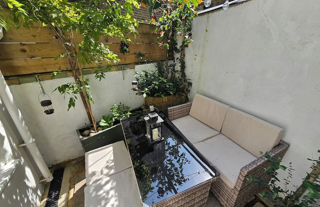 Spacious & Renovated 1-bed Garden Flat in London - Photo 41