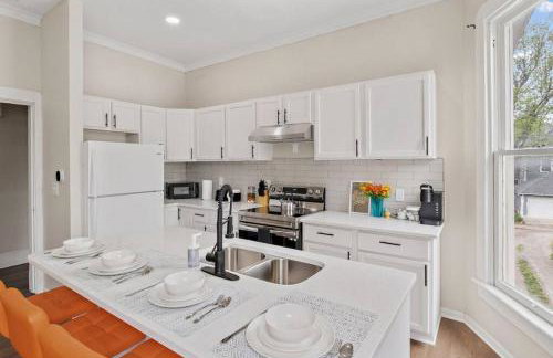 3BR City Chic Modern Apt - Central Location - Foto 9